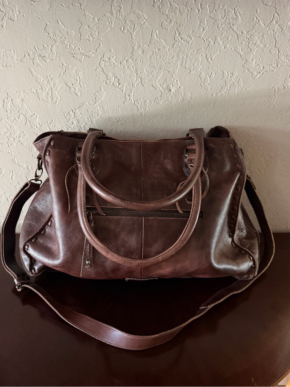 Bed Stu Tote Bag Distressed Dark Brown Leather Weekender Perfect Condition Strap - Picture 10 of 12